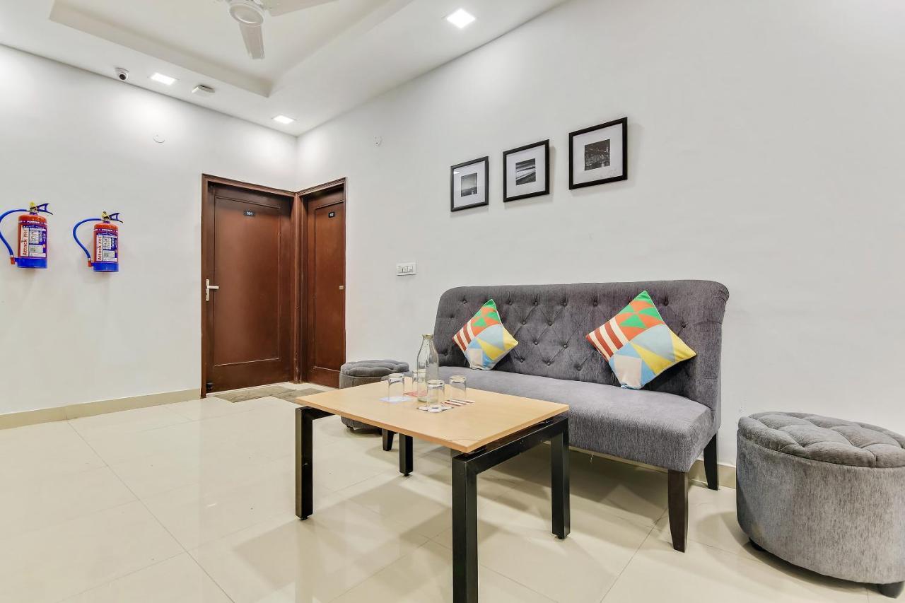 Oyo Home 64106 Comfortable Stay New Delhi Extérieur photo